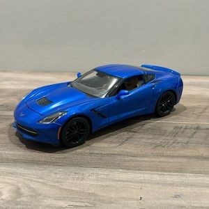 Corvette Maisto desktop decor